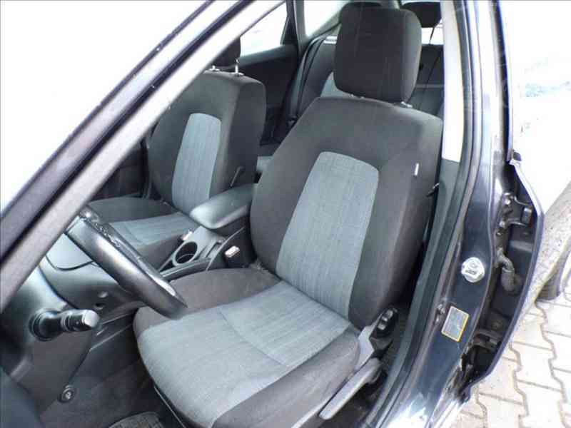 Kia Cee´d 1,6 i16V AUTOMAT - foto 9