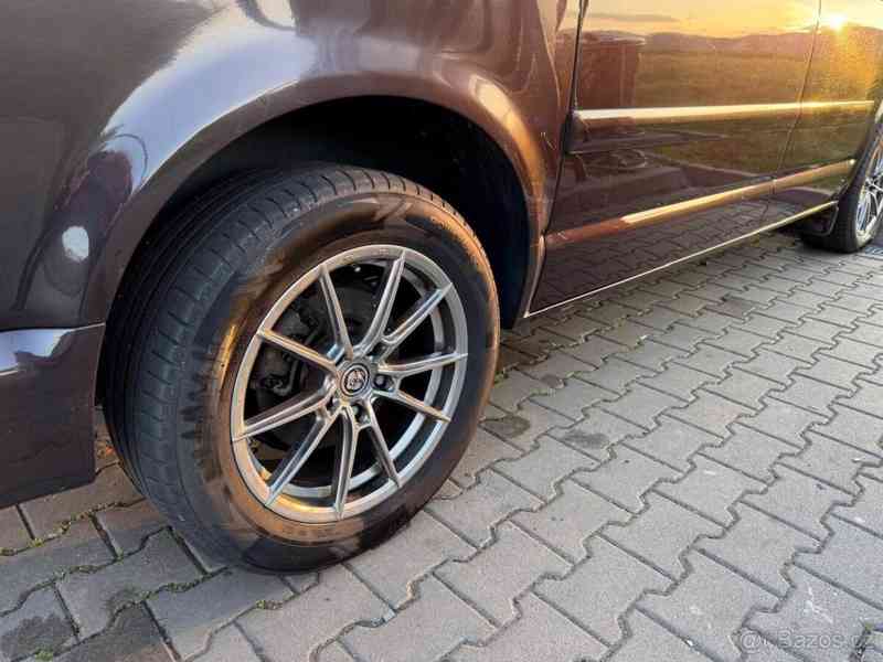 Volkswagen Multivan 2,5 T5 - foto 7