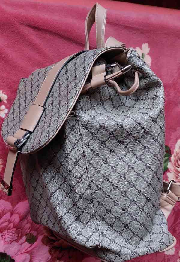 Dámský elegantní baťůžek - nový, nenošený - foto 2