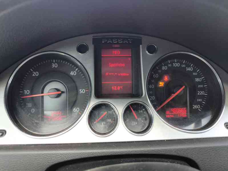VW Passat B6 kombi 4 Motion, rok výroby 2006. Celkem kaoseri - foto 12