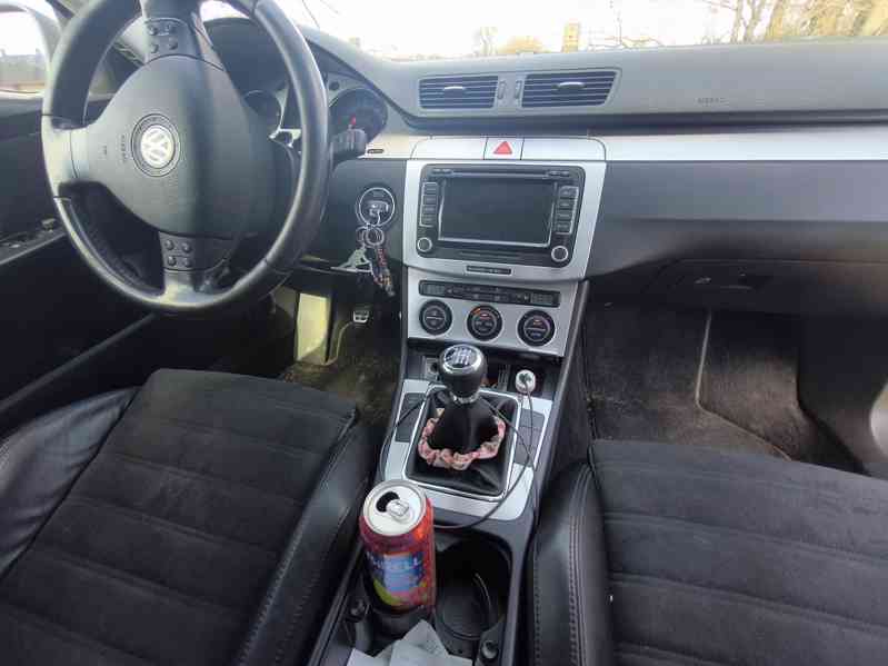 VW Passat B6 kombi 4 Motion, rok výroby 2006. Celkem kaoseri - foto 11
