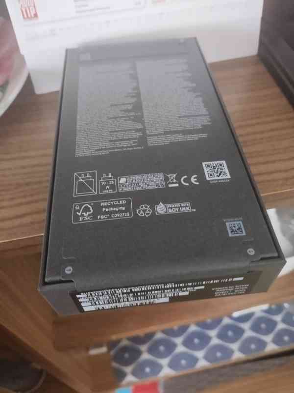 Prodám nový rozbalení mobilní telefon Samsung Galaxy S25 5G  - foto 4