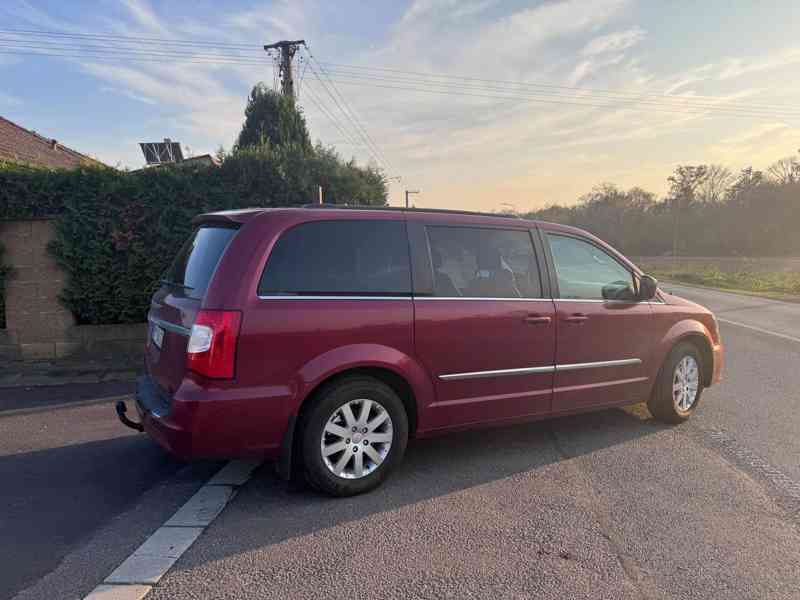 Chrysler Town Country 3,6 Pentastar DVD 2014 - foto 4