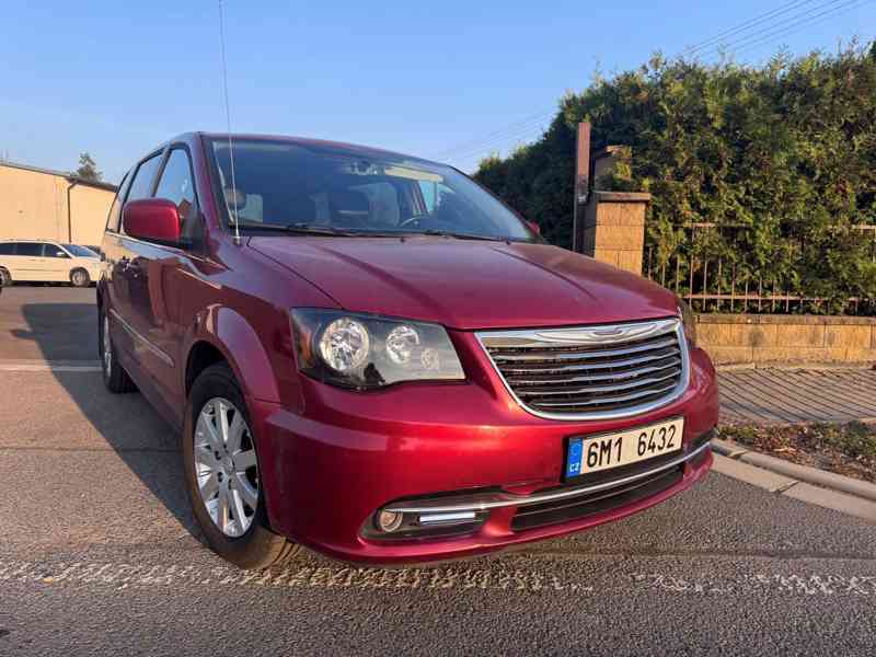 Chrysler Town Country 3,6 Pentastar DVD 2014 - foto 6