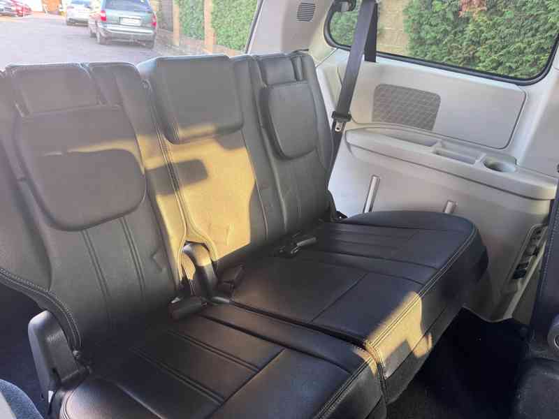 Chrysler Town Country 3,6 Pentastar DVD 2014 - foto 10