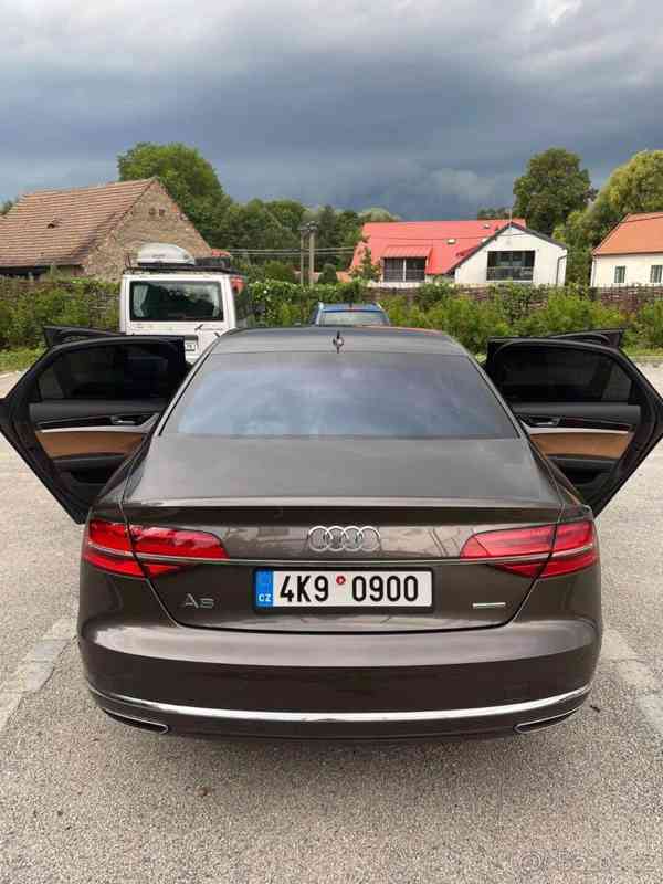 Audi A8 4,2   Audi A8 4.2 TDI - foto 4