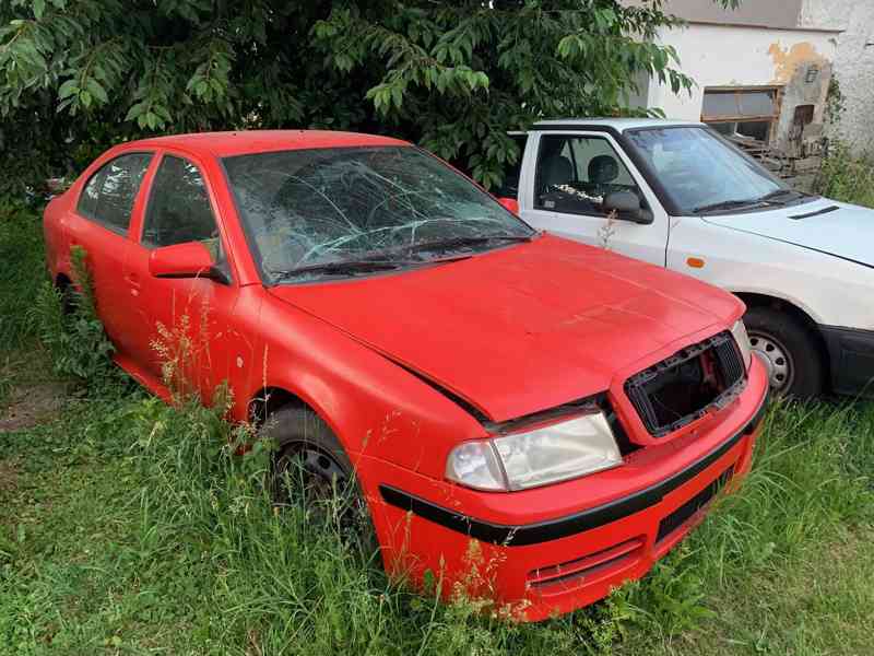 Položka č. 10 – Osobní automobil Škoda Octavia - foto 11