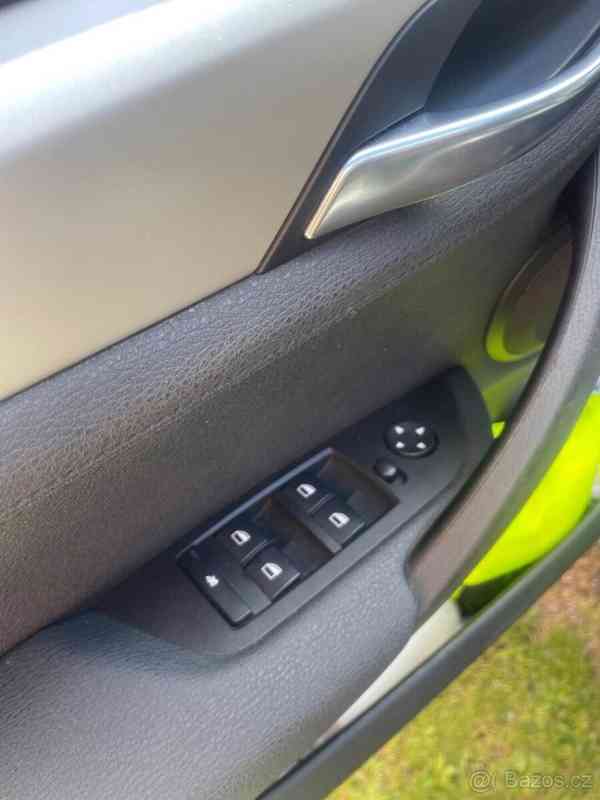 BMW X1 2,0   XDRIVE 18D - foto 2