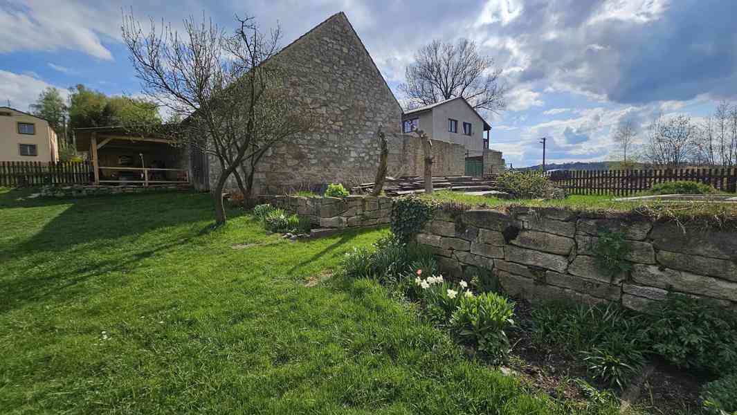 Novostavba RD 360m2 s 3 byty na pozemku 2.800 m2 u Telče. - foto 16