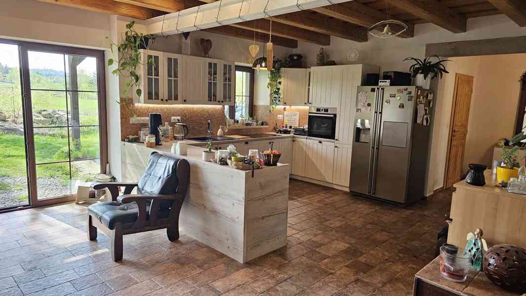 Novostavba RD 360m2 s 3 byty na pozemku 2.800 m2 u Telče. - foto 4