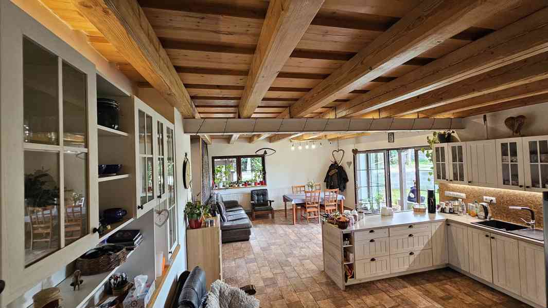 Novostavba RD 360m2 s 3 byty na pozemku 2.800 m2 u Telče. - foto 5