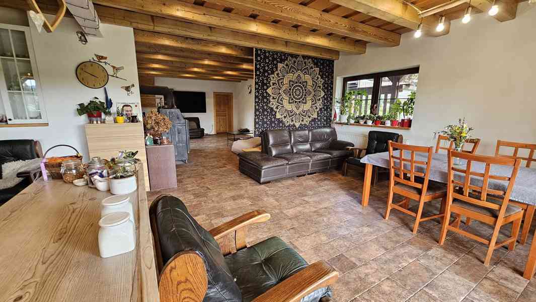 Novostavba RD 360m2 s 3 byty na pozemku 2.800 m2 u Telče. - foto 7