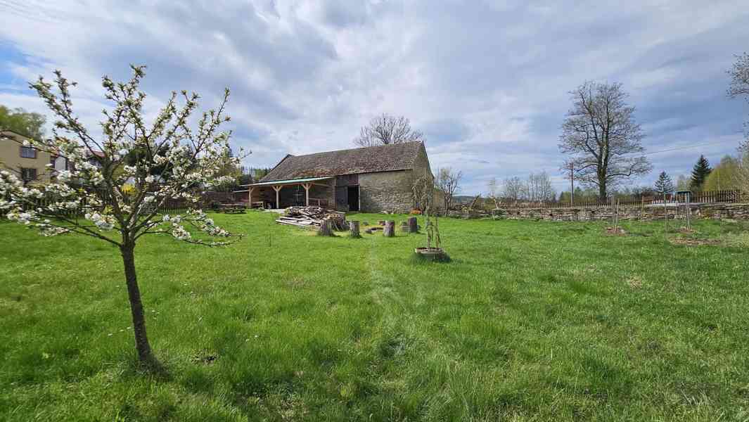 Novostavba RD 360m2 s 3 byty na pozemku 2.800 m2 u Telče. - foto 15