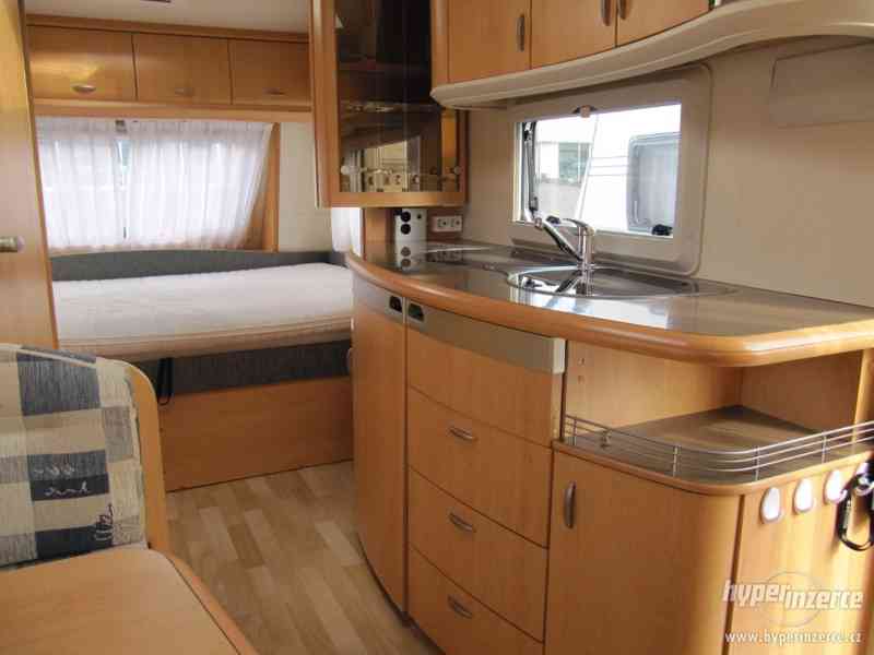 Prodám karavan Hobby 440 SF, model,2008 + MOVER +  před stan - foto 9