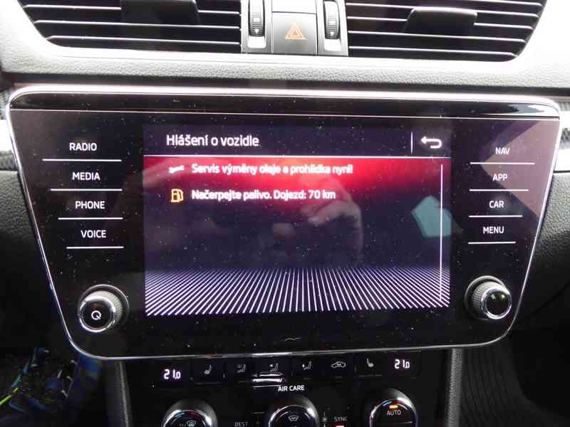 ŠKODA Superb Combi Sportline 2,0 TSI 206 kW 4x4 DSG - foto 28