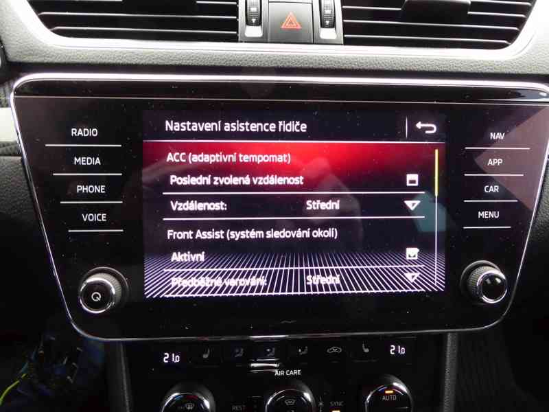 ŠKODA Superb Combi Sportline 2,0 TSI 206 kW 4x4 DSG - foto 29