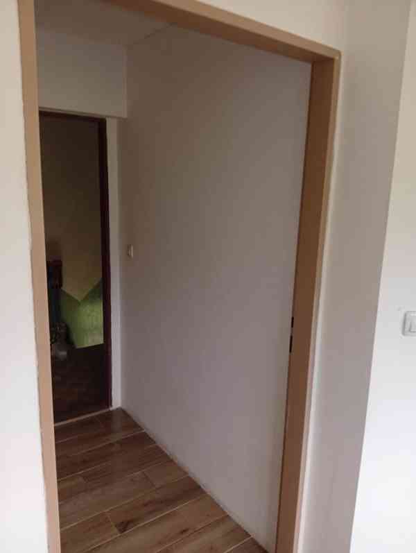 Podkrovní byt 2kk - foto 8