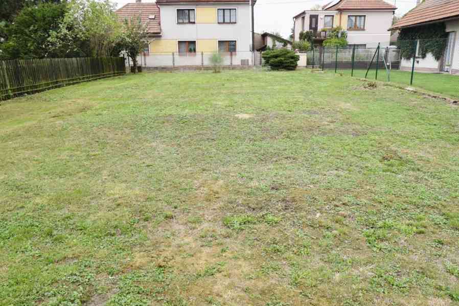 Prodej stavebního pozemku v obci Měník u Nového Bydžova - foto 3