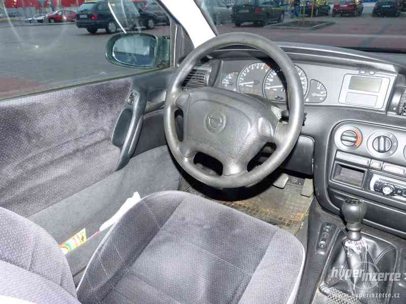 Prodám Opel Omega (B) Caravan, 2.0, 16V - foto 6