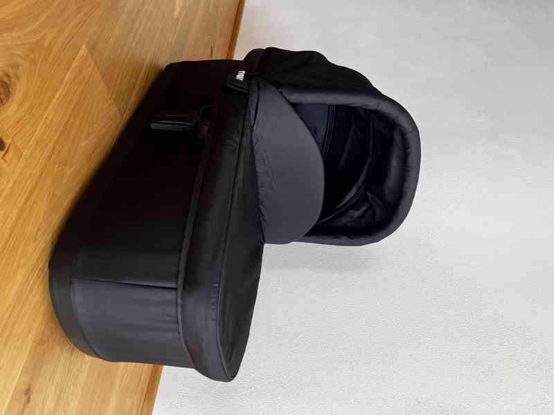 Korbička Thule Urban Glide Bassinet černá