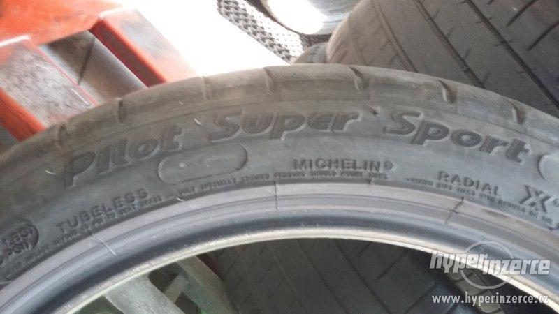 Málo jeté pneu Michelin Pilot Super Sport 265 a 245/40ZR18 - foto 4
