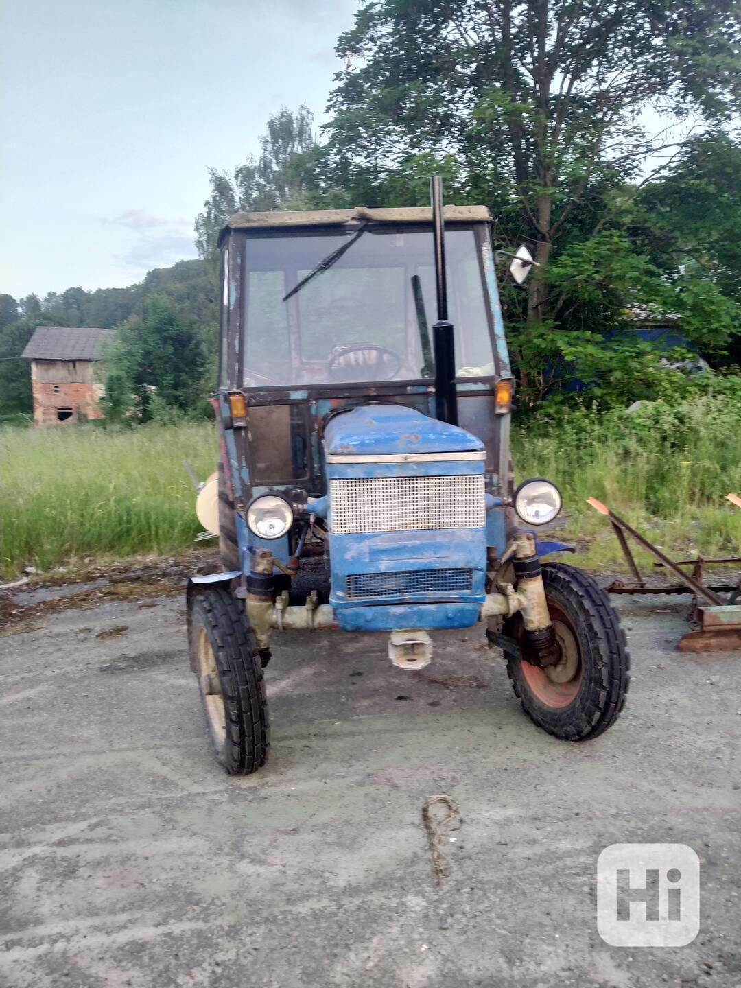 Traktor 4611 - foto 1