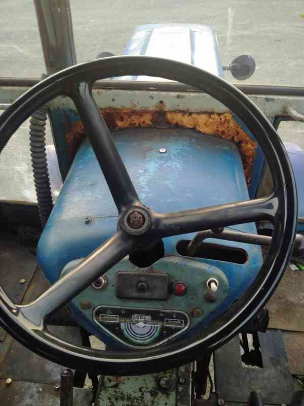 Traktor 4611 - foto 5