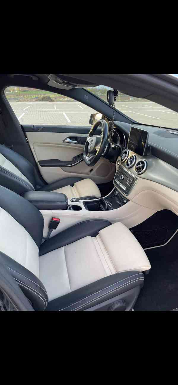 Mercedes-Benz CLA, 220 Shooting Brake 4 Matic AMG, 2017 - foto 3