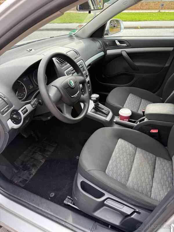 Škoda Octavia 1,4   2 - foto 10