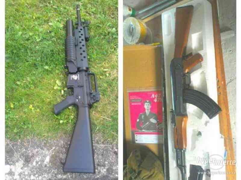 M16 a AK 47 - foto 1
