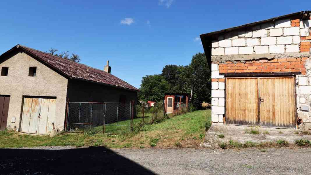 Prodej zděného bytu 3+1 s balkonem v Mlázovech u Sušice - foto 24