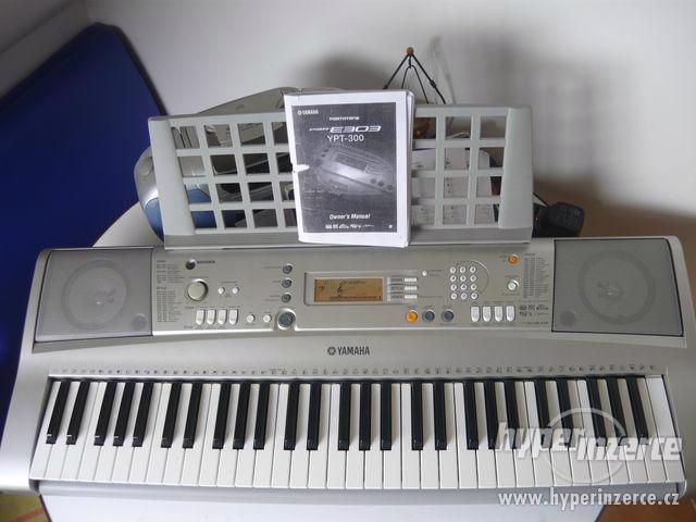 Yamaha PSR - E303 - foto 1