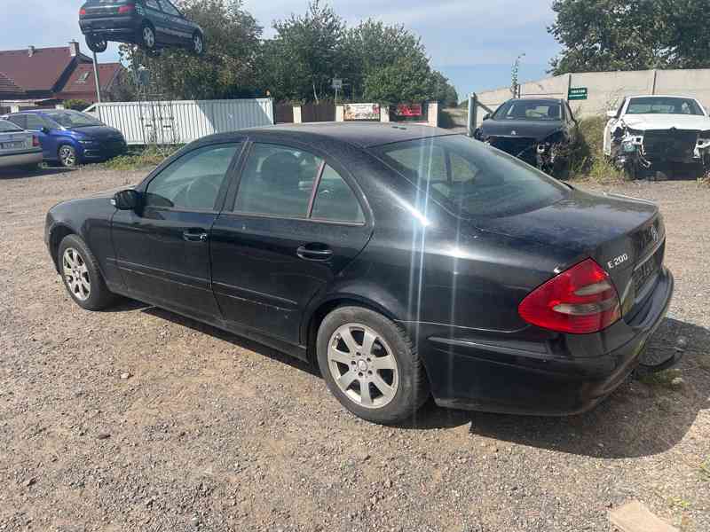 Mercedes-Benz E200 2,2CDI 75KW prodám díly z vozu - foto 4