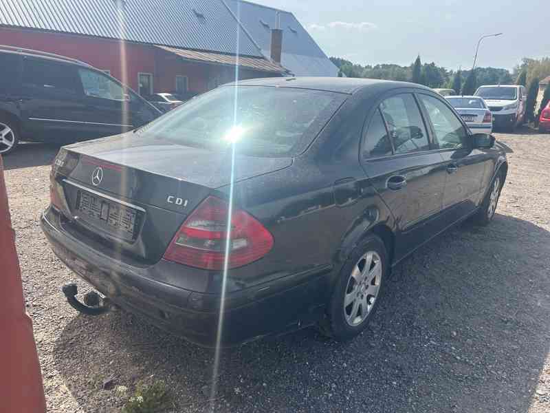 Mercedes-Benz E200 2,2CDI 75KW prodám díly z vozu - foto 3