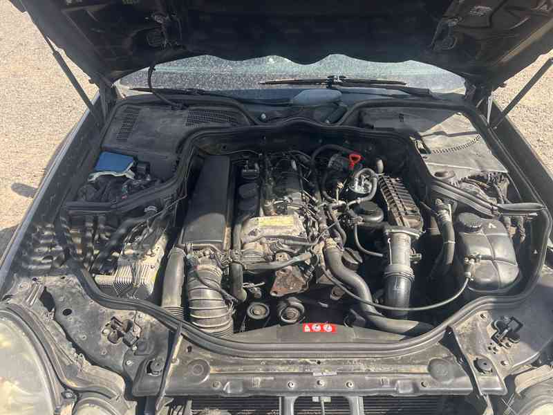 Mercedes-Benz E200 2,2CDI 75KW prodám díly z vozu - foto 6