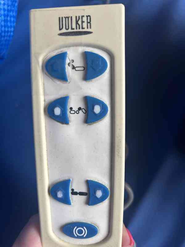 Zdravotní elektrická polohovací postel Völker|matrace|stolek - foto 6