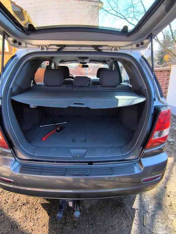 Kia Sorento 2,5 rok výroby 2003 ,103 kW - foto 6