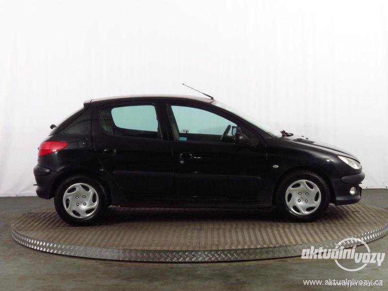 Peugeot 206 2.0, nafta, vyrobeno 2002, el. okna, STK, centrál, klima - foto 9