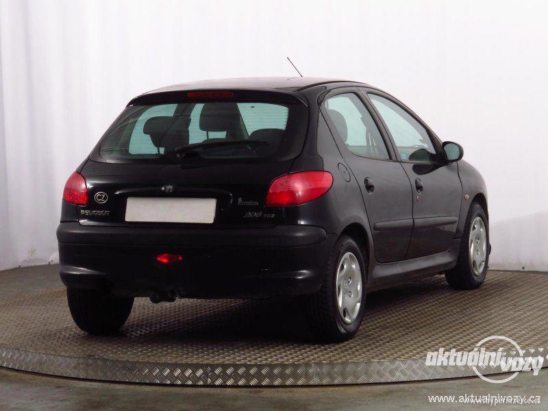 Peugeot 206 2.0, nafta, vyrobeno 2002, el. okna, STK, centrál, klima - foto 13