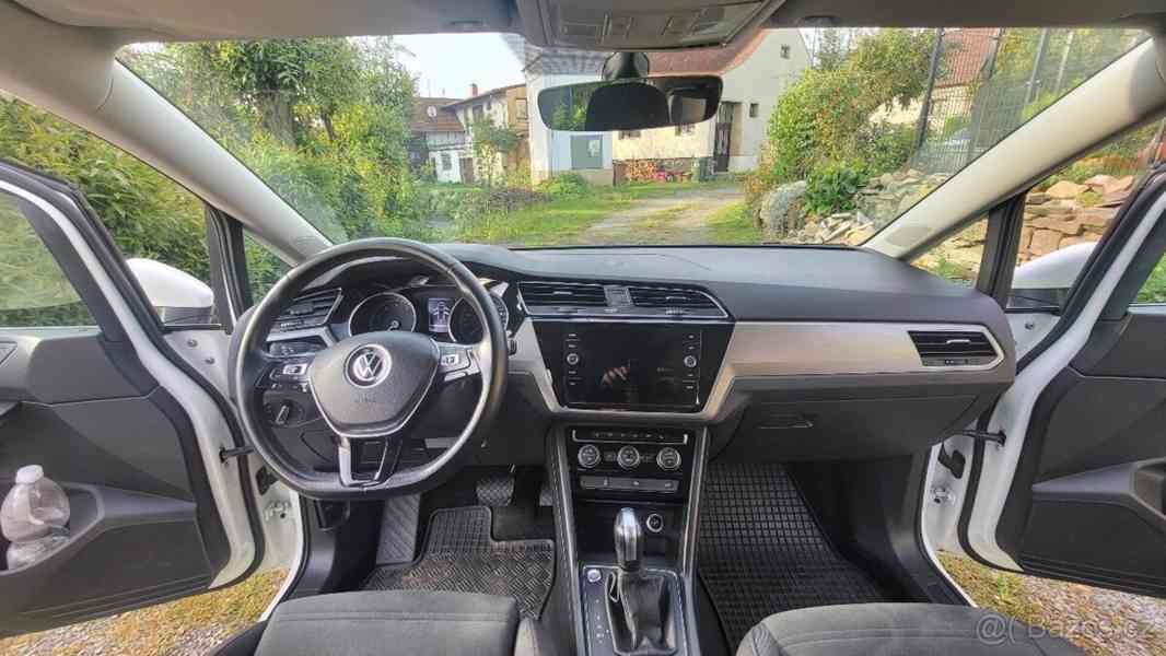 Volkswagen Touran 1,5   110kW EVO, 5 míst, r.2020 - foto 2