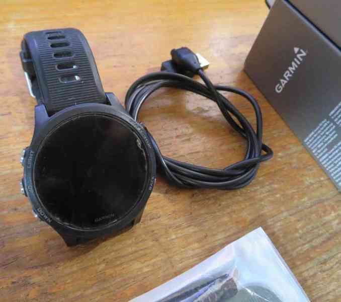 Chytré hodinky GARMIN Forerunner 935 Black - foto 4