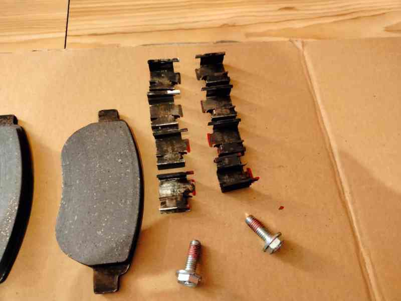 Brzdové destičky přední pro Citroen/Peugeot - foto 3