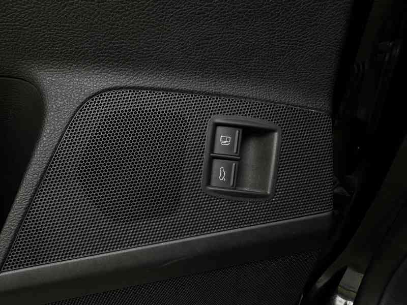 Volkswagen Passat 2.0 TDi Výhřev/Tempomat/1MAJ - foto 25