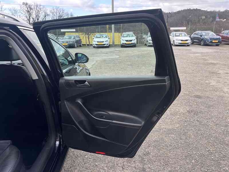 Volkswagen Passat 2.0 TDi Výhřev/Tempomat/1MAJ - foto 20