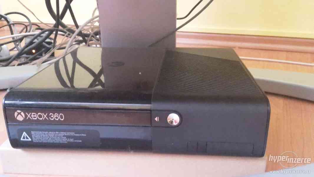Prodám Microsoft Xbox 360 4GB + kinect sensor - foto 4
