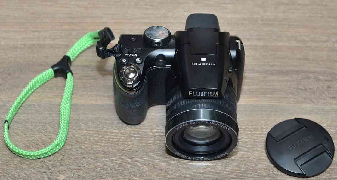 Fujifilm FinePix S4200 14 MPix*24x opZOOM*HD Video - foto 3