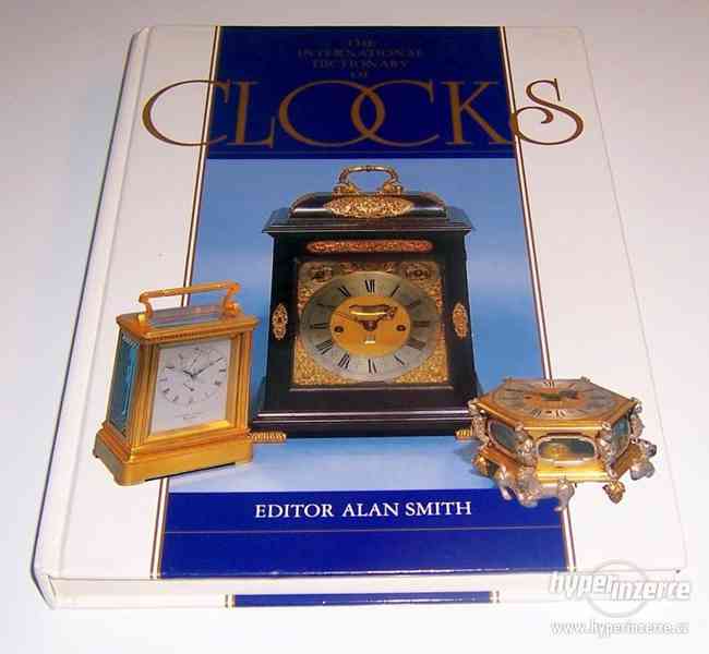 Kniha The International Dictionary of Clocks staré hodiny bazar