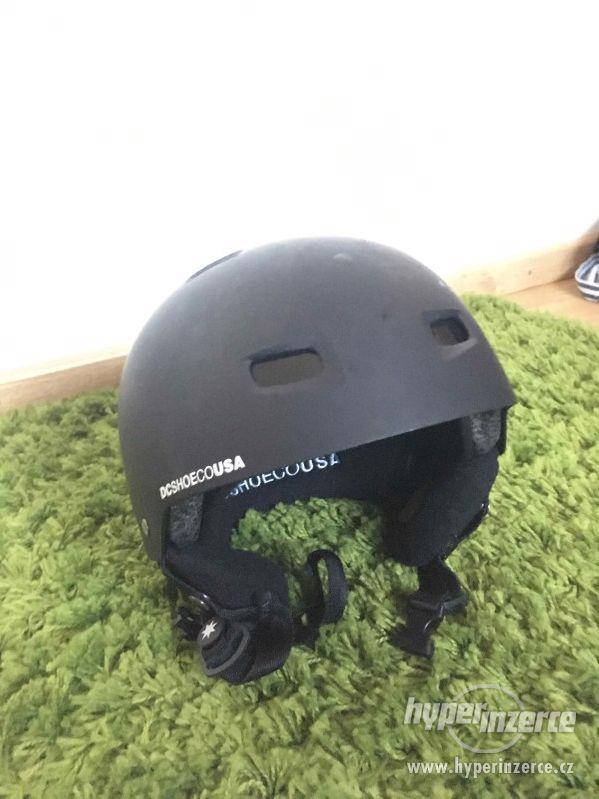 Lyžařská/snowboardová helma - foto 1