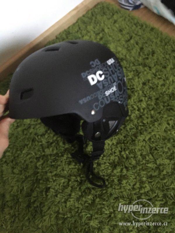 Lyžařská/snowboardová helma - foto 2