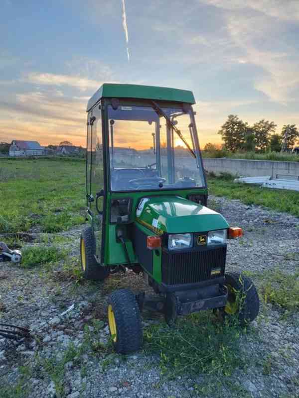 Obrázek k inzerátu: Traktor John Deere 415 Diesel 16hp